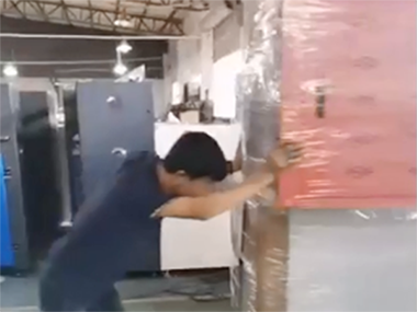 烤箱出货中